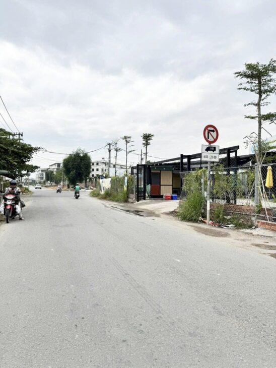 Đất đẹp mặt tiền đường Bưng Ông Thoàn- liền kề đường Liên Phường Q9 cũ TP HCM