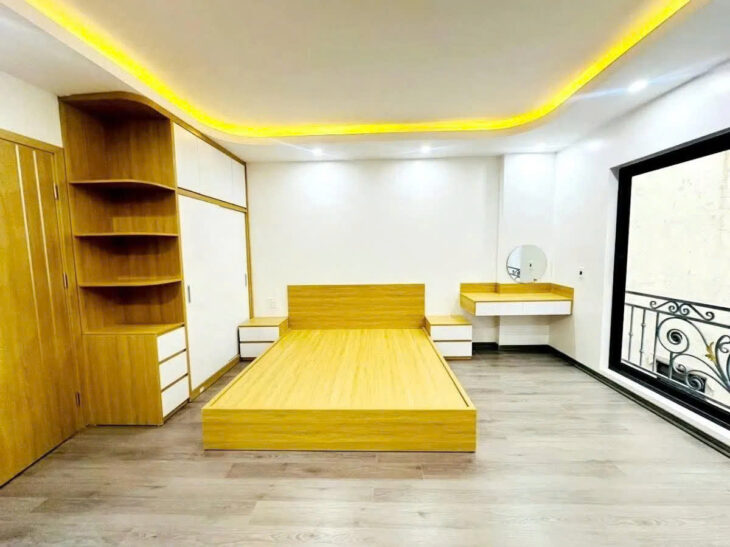 BÁN NHÀ Ở NGAY 259 YÊN HÒA 5 TẦNG 36M MT 5.5M GIÁ CHƠN CHỤC LH 0889127186