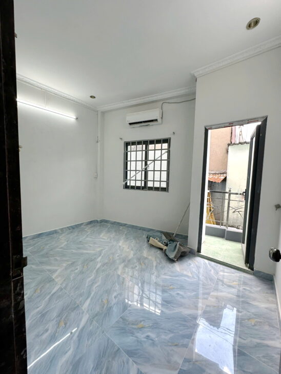 Nhà 4 tầng nở hậu L đường Ba Đình P.Chánh Hưng. Giá 4,68 tỷ TL