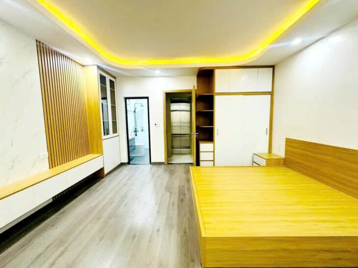 BÁN NHÀ Ở NGAY 259 YÊN HÒA 5 TẦNG 36M MT 5.5M GIÁ CHƠN CHỤC LH 0889127186