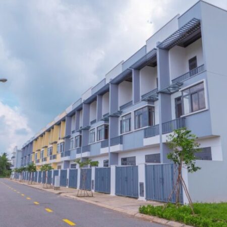 Nhà phố thương mại – trung tâm sầm uất KCN Phước Đông