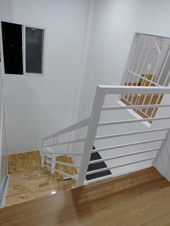 BÁN NHÀ CĂN GÓC 2 TẦNG HẺM PHƯỚC LONG GIÁ 2ty450