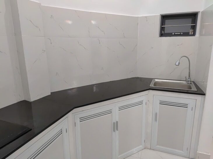 BÁN NHÀ CĂN GÓC 2 TẦNG HẺM PHƯỚC LONG GIÁ 2ty450