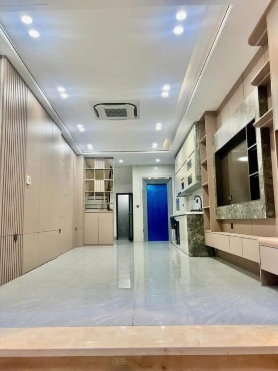 BÁN NHÀ VÕ CHÍ CÔNG- Ô TÔ- thang máy ở ngay -65M 5 TẦNG 14.3 TỶ