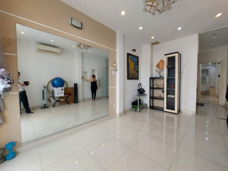 Nhà đẹp đường Phạm Ngũ Lão 5 tầng, 5 phòng ngủ, 54 m2 giá chỉ 13,5 tỷ
