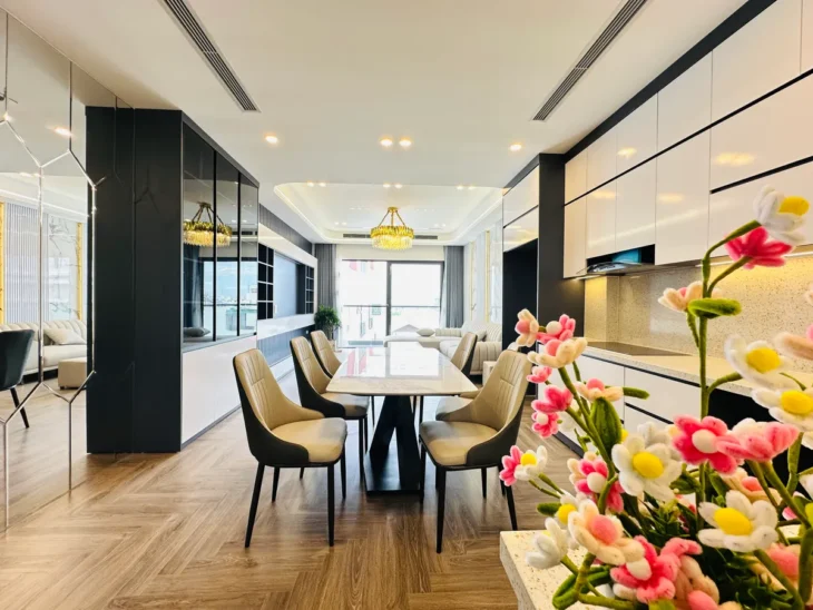 NHÀ MẶT PHỐ Ô TÔ ĐỖ CỔNG- VÀO NHÀ Nguyễn Văn Linh 63m2 X 6 Tầng 12.2 tỷ Long Biên Hà Nội .