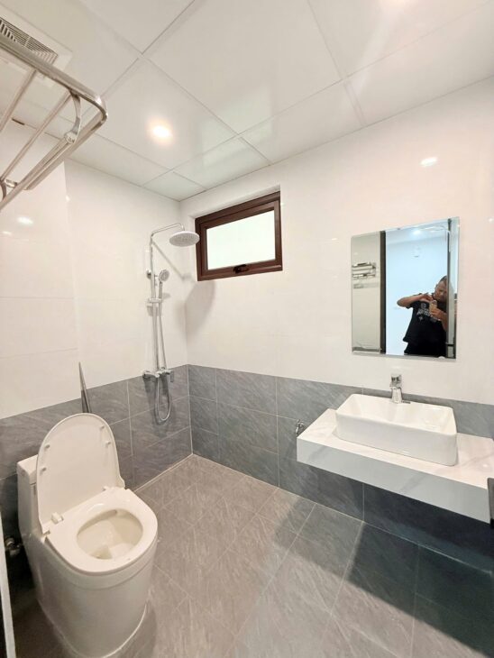 Bán nhà liền kề Kẻ Tạnh – Giang Biên, 5 tầng mới đẹp, gần ngõ ô tô tránh, giá chỉ 5.95 tỷ
