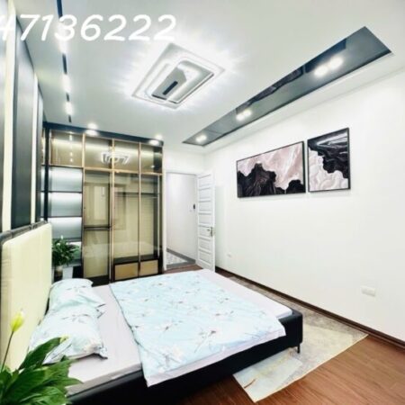 Cần bán gấp nhà Nghĩa Đô – Vị trí trung tâm – 5 tầng – giá chỉ 8 tỷ hơn