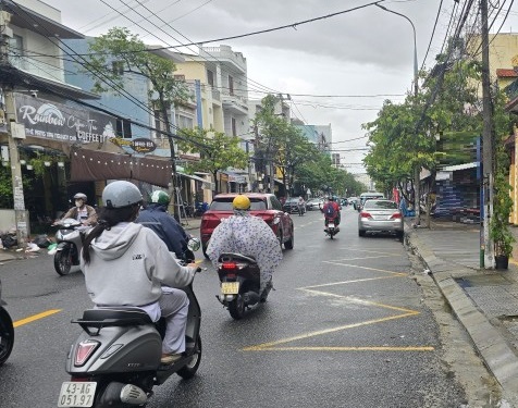 # Nhà Mặt Tiền Núi Thành, đường 10.5m gần Quảng Trường, 156m2, ngang 8m