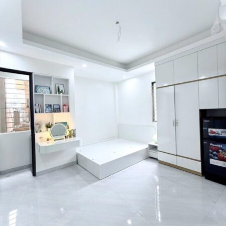 Cho con ra ở riêng – Cần bán gấp tòa CCMN ngõ 254 Minh Khai.