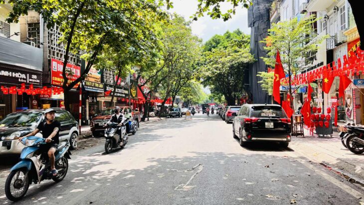bán nhà mặt phố Ngọc Lâm, 60m, mặt tiền 5m, vỉa hè rộng, kinh doanh ngày đêm