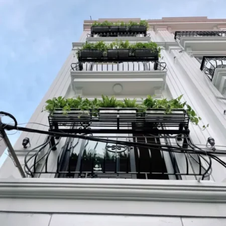 NHÀ MỚI FULL NỘI THẤT Thạch Bàn 40 m2 X 5 Tầng 7.95 tỷ Long Biên Hà Nội.