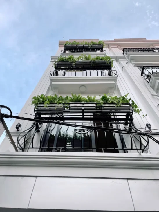 NHÀ MỚI FULL NỘI THẤT Thạch Bàn 40 m2 X 5 Tầng 7.95 tỷ Long Biên Hà Nội.