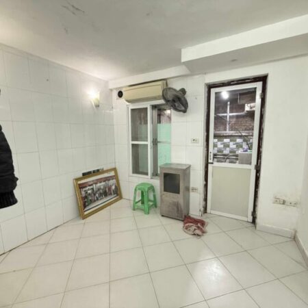 Bán căn hộ tập thể Lương Định Của 115m tầng 1 Ô tô tránh kinh doanh giá mềm