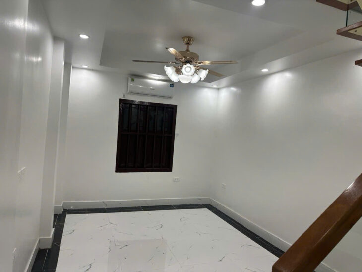 Bán căn hộ Tập thể 3 tầng x 35m2 Trần Đại Nghĩa, 3PN, 3 WC, Full đồ, 4.5 tỷ