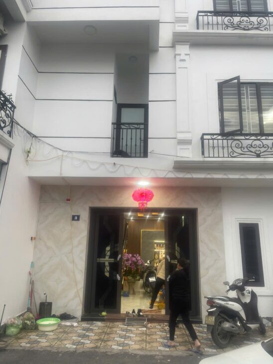 SIÊU PHẨM NHÀ 3 TẦNG CHỈ HƠN 2,X TỶ – NGÕ 8M, GẦN MẶT ĐƯỜNG 402 ZALO 0567 222 555