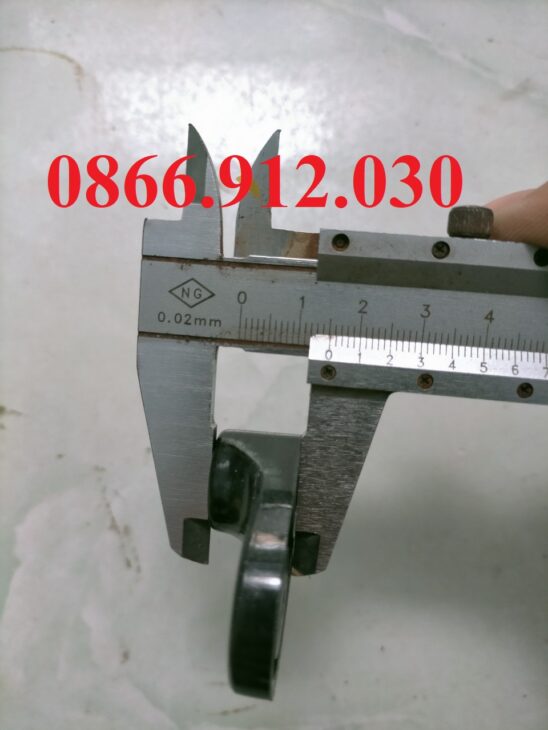 Ứng Dụng Của Kê Nhựa Đỡ Mặt Bàn Trong sản xuất nội thất