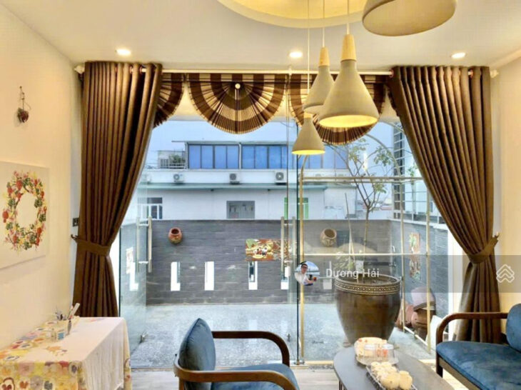 Bán nhà Mặt phố Nghĩa Tân – Cầu Giấy – DT 100m * MT 6m – Vỉa Hè KDVP Ô tô dừng đỗ Sầm uất