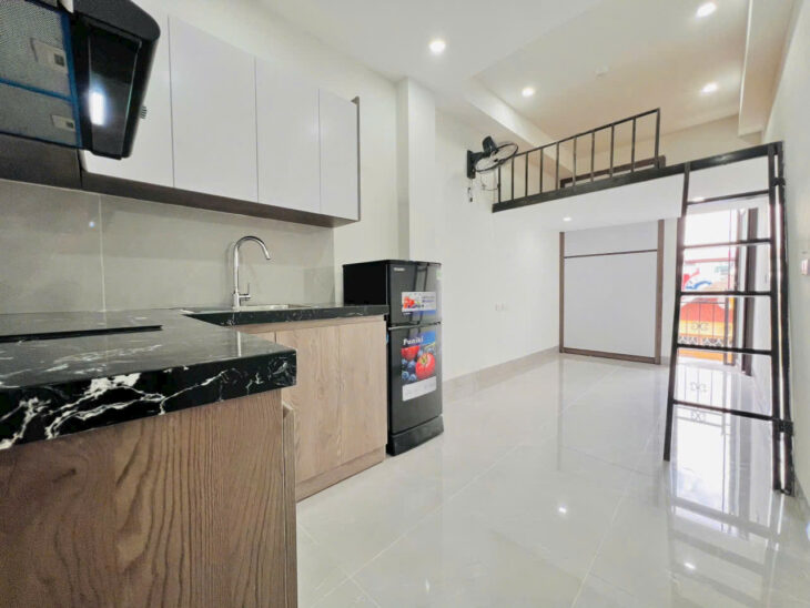Bán toà căn hộ dịch vụ phố Khương Đình 90m 24 phòng khép kín thẳng tắp 15m ô tô tránh