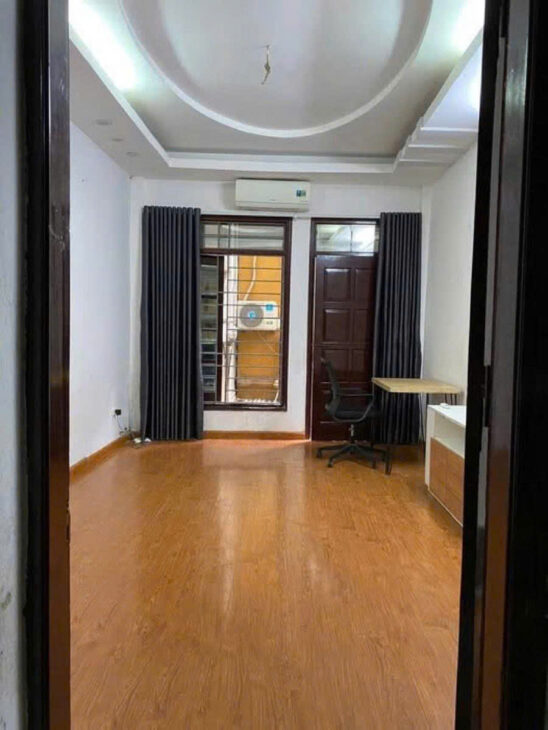 Bán nhà trong ngõ phố Quan Nhân – 33m 5 tầng 8,05 tỷ ba gác thông – Sổ đỏ vuông vắn