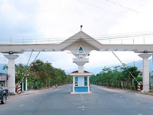 Bán nhà mặt phố Gò Đại, Diên Sơn, Diên Khánh, Khánh Hòa. DT 220m2, 2 tỷ, sổ đỏ, LH 0795353530.