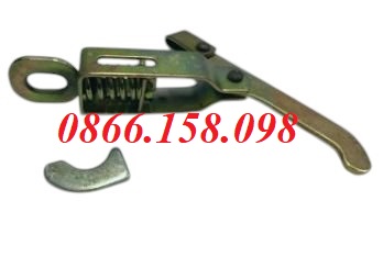 Công dụng thực tế của khóa tôm gạt lò xo trong các ứng dụng vận tải