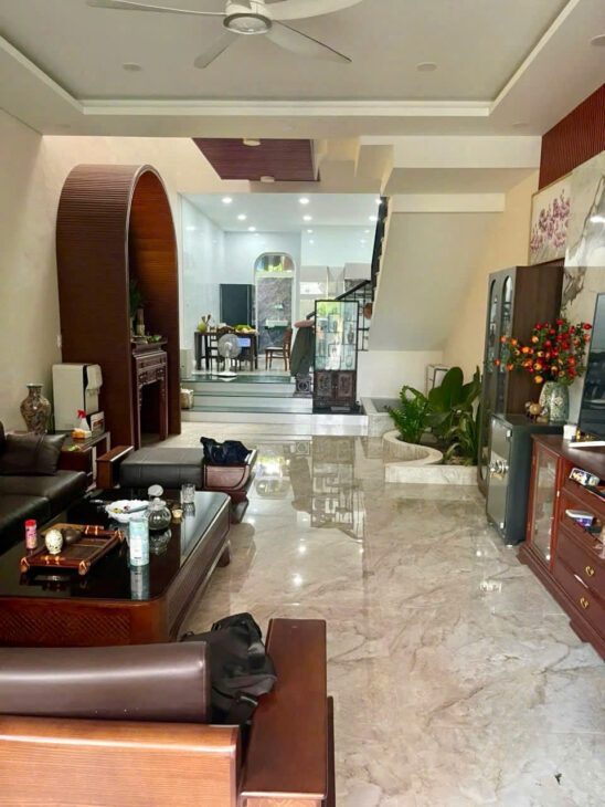 Bán nhà kiên cố 3 tầng Hòa Xuân sát khu biệt thự