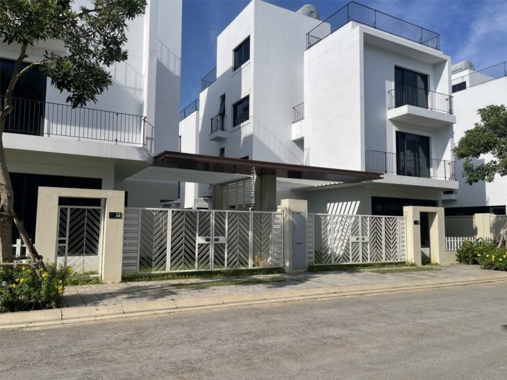 BIỆT THỰ MẶT BIỂN VLASTA SẦM SƠN, 10 TỎI. SỔ LÂU DÀI, LH: 0966 343 969