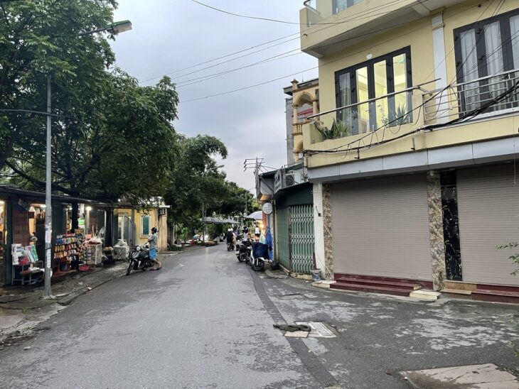 ĐẤT CHÍNH CHỦ- GIÁ TỐT CẦN BÁN NHANH LÔ ĐẤT có sẵn nhà cấp 4 tại quận Long Biên, TP Hà Nội