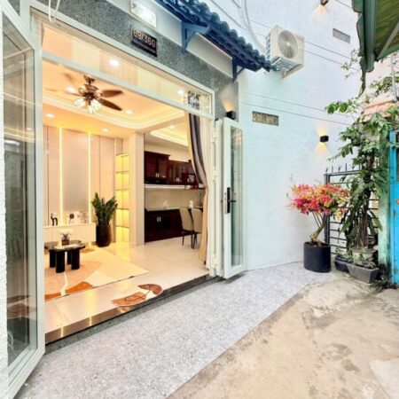 Bán nhà Nguyễn Đình Chính, Phú Nhuận, DT 25m2, trệt + 2 lầu, hẻm ba gác, nội thất đầy đủ