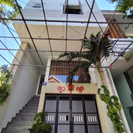 Bán đất và nhà 4.5 tầng, S=115m2 MT 5, lô góc 3 thoáng (trc, sau và hông)