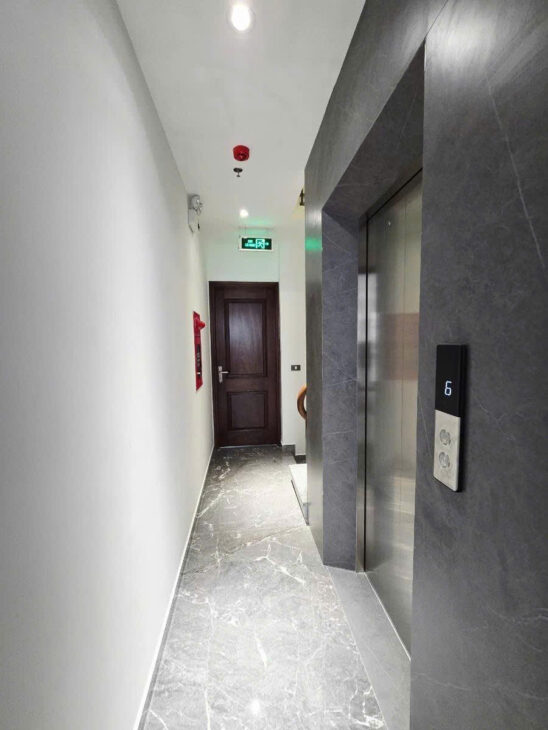 09.10.25 phân lô Hoàng Quốc Việt ô tô chạy vòng quanh nhà 7 tầng mới tinh