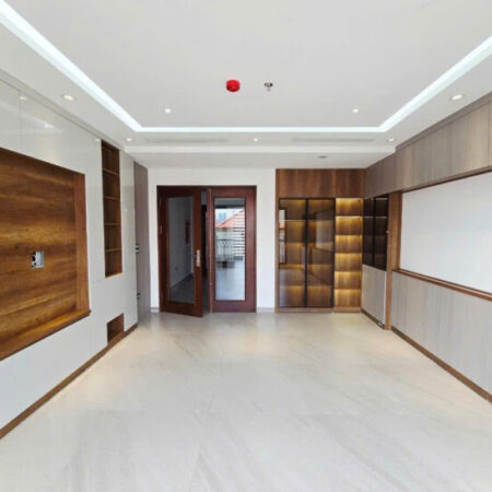 09.10.25 phân lô Hoàng Quốc Việt ô tô chạy vòng quanh nhà 7 tầng mới tinh