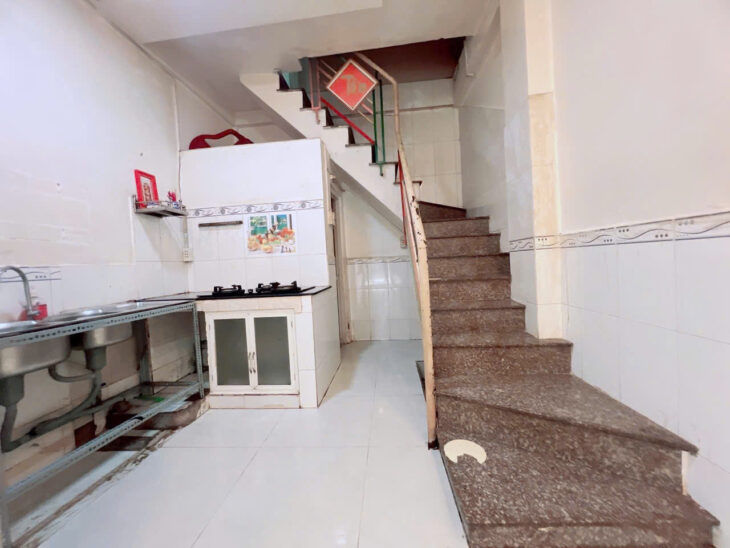 NGANG 3.24 DÀI 8.5 NỞ HẬU 3.5 ĐÚC 3 TẤM CÓ 3 TỶ XÍU TRUNG TÂM Q4