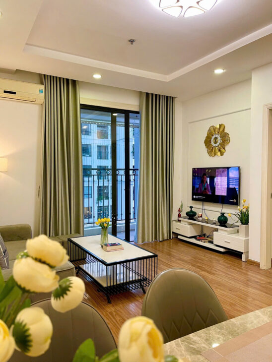 Chính chủ bán căn 2PN diện tích 76m2 ban công nam view thoáng đẹp nhà mới như ảnh giá bán 9 tỷ tai