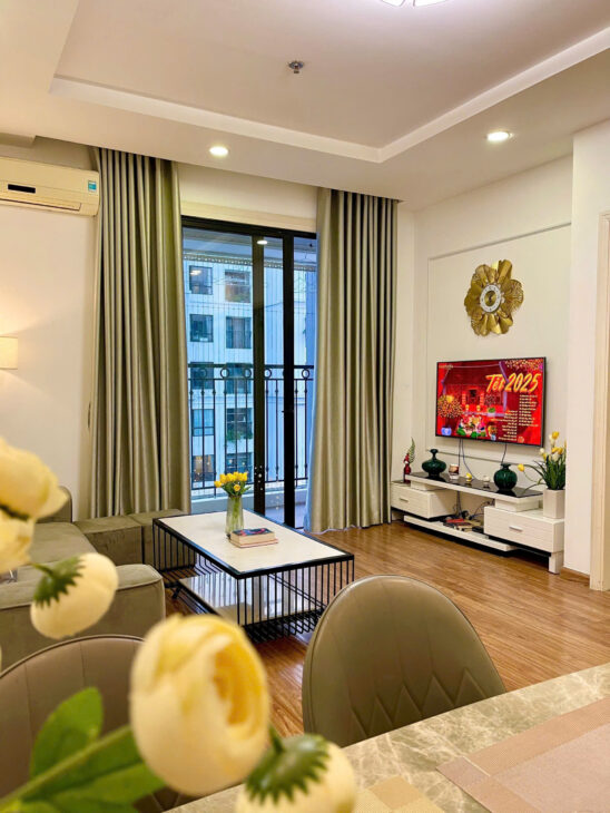 Chính chủ bán căn 2PN diện tích 76m2 ban công nam view thoáng đẹp nhà mới như ảnh giá bán 9 tỷ tai