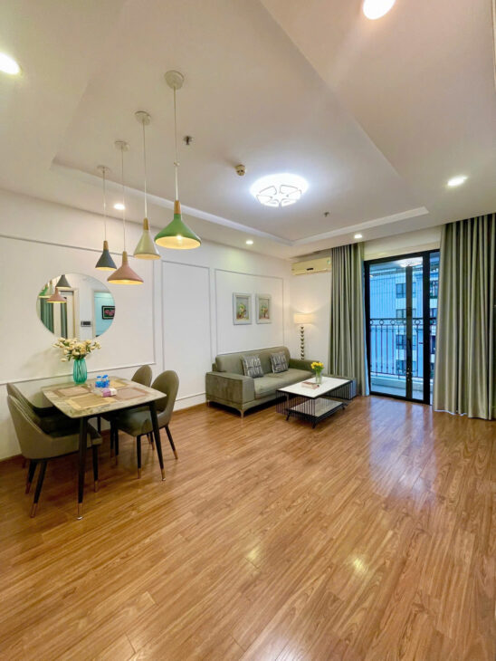 Chính chủ bán căn 2PN diện tích 76m2 ban công nam view thoáng đẹp nhà mới như ảnh giá bán 9 tỷ tai