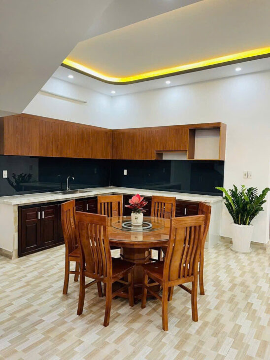 Bán nhà 3 tầng MT Đỗ Bí, phố Tây An Thượng, gần biển Mỹ Khê, đang cho thuê 25tr/th