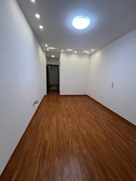 Bán nhà ngõ Ngọc Lâm, Bồ Đề, Long Biên, Hà Nội. 35m2 x 5 tầng, 3PN, sổ đỏ, 8.2 tỷ. LH: 0976766363