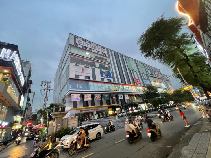 BÁN KHÁCH SẠN 5 TẦNG NGAY TRUNG TÂM Q.10 – SÁT VẠN HẠNH MALL