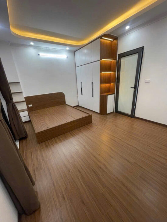 Nhà đẹp 5 tầng ô tô cách 1 nhà ra mặt phố Thuỵ Phương, Bắc Từ Liêm 33m2 giá 7.5 tỷ