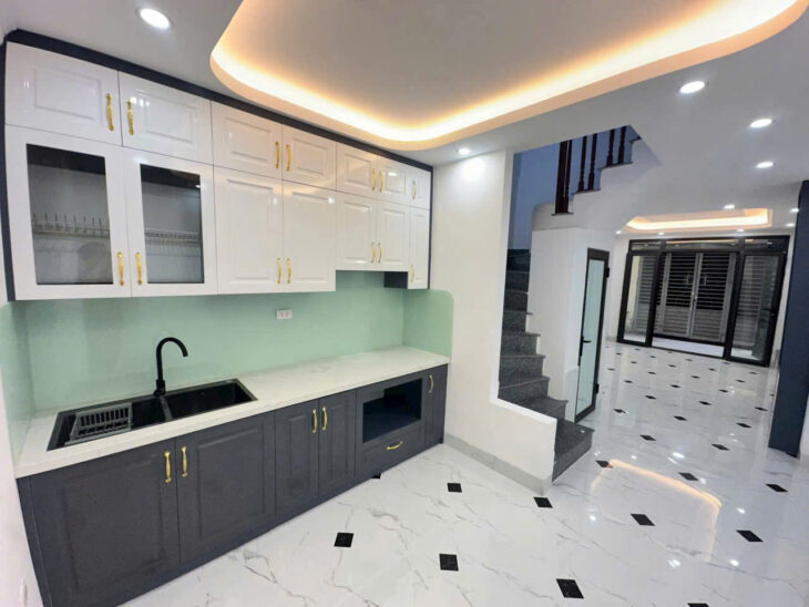 NGAY SÁT ỦY BẠN NHÂN DÂN PHƯỜNG – RA CHỢ GIÁP NHỊ hoàng mai 30M –