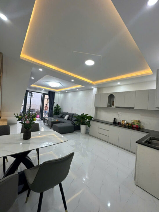 Cần bán căn nhà SRXD đã hoàn công đường 3/2 lõi trung tâm, ngay sau khách sạn Bông Hồng, Đà Lạt