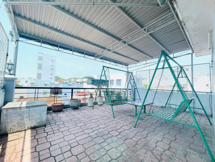 NHÀ BÊ TÔNG CỐT THÉP GẦN BIỂN BA LÀNG NGANG 6m HẺM THÔNG QUẢNG ĐỨC, BẮC NHA TRANG.