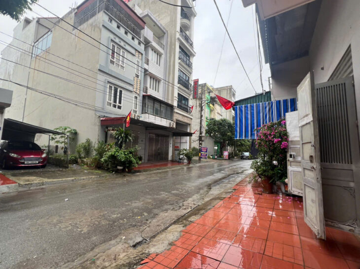 Bán nhanh Nhà phân lô oto tránh kinh doanh Lai Xá, 36m sẵn nhà C4, giá 9,5 tỷ.