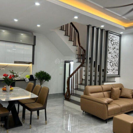 BÁN NHÀ XUÂN LA, SÁT PHỐ, ÔTÔ ĐỖ CỬA, DT 40M2, MT 4M, GIÁ 9.7 TỶ