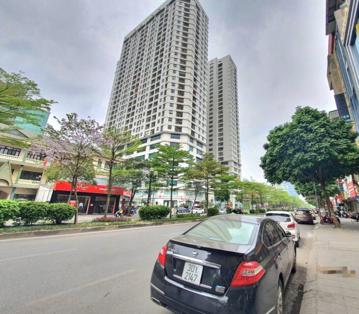 TRUNG KÍNH – LÔ GÓC 51M² – VỈA HÈ 2 BÊN – Ô TÔ DỪNG ĐỖ – NGÕ THÔNG – XÂY TÒA BUILDING QUÁ ĐẸP – SỔ