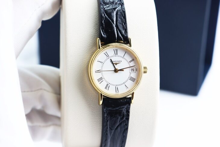 Đồng Hồ Nữ : Longines Presence dây da – Mạ Vàng PVD, Lướt siêu đẹp – full hộp…