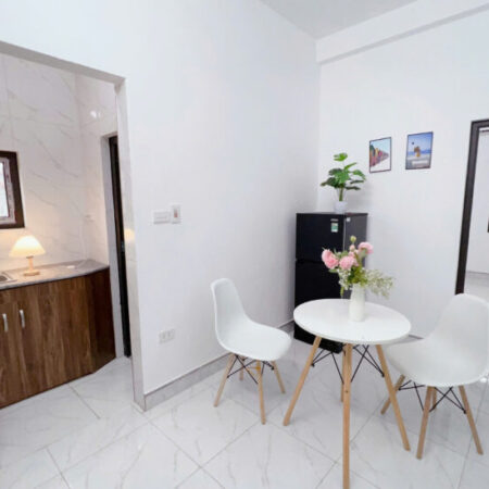 Cho thuê CCMN khép kín 1PK + 1PN thoáng đẹp tại ngách 15 ngõ 20 Hồ Tùng Mậu