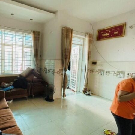 Bán nhà đường Tân Hoà 2, Hiệp Phú. Q9, TP HCM. DT 75 m2, 3 tầng, 4PN, SH. Giá 5.6 tỷ